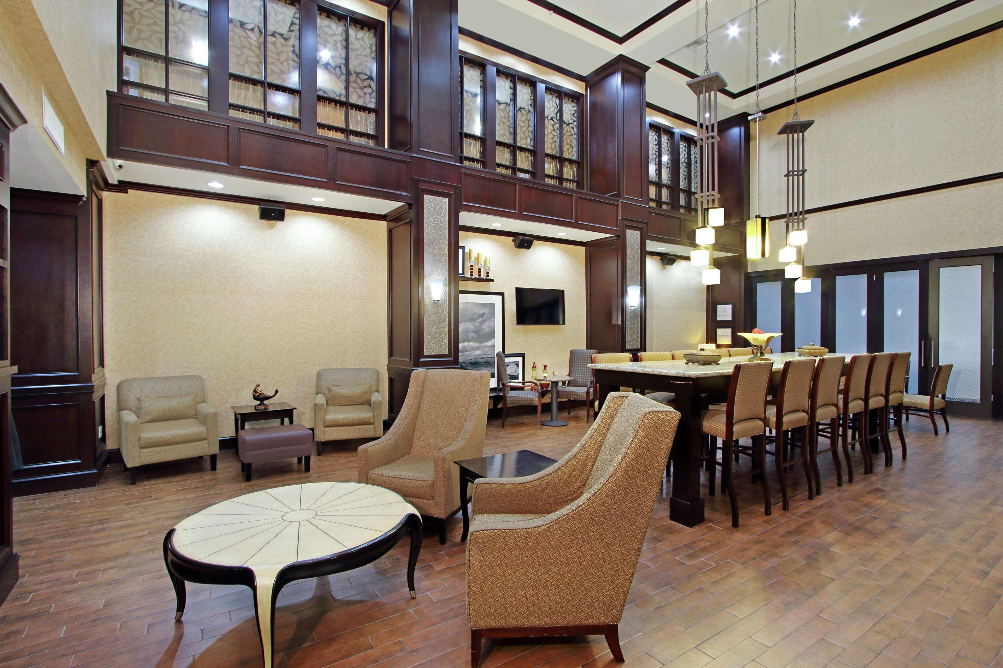 Hampton Inn & Suites Buffalo Exteriör bild