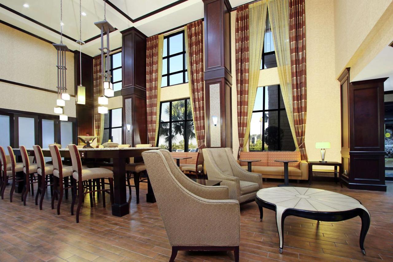 Hampton Inn & Suites Buffalo Exteriör bild