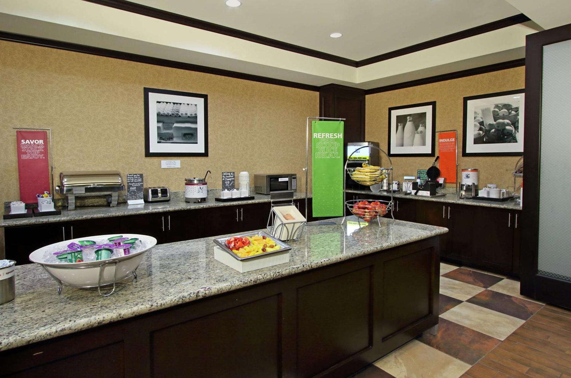 Hampton Inn & Suites Buffalo Exteriör bild